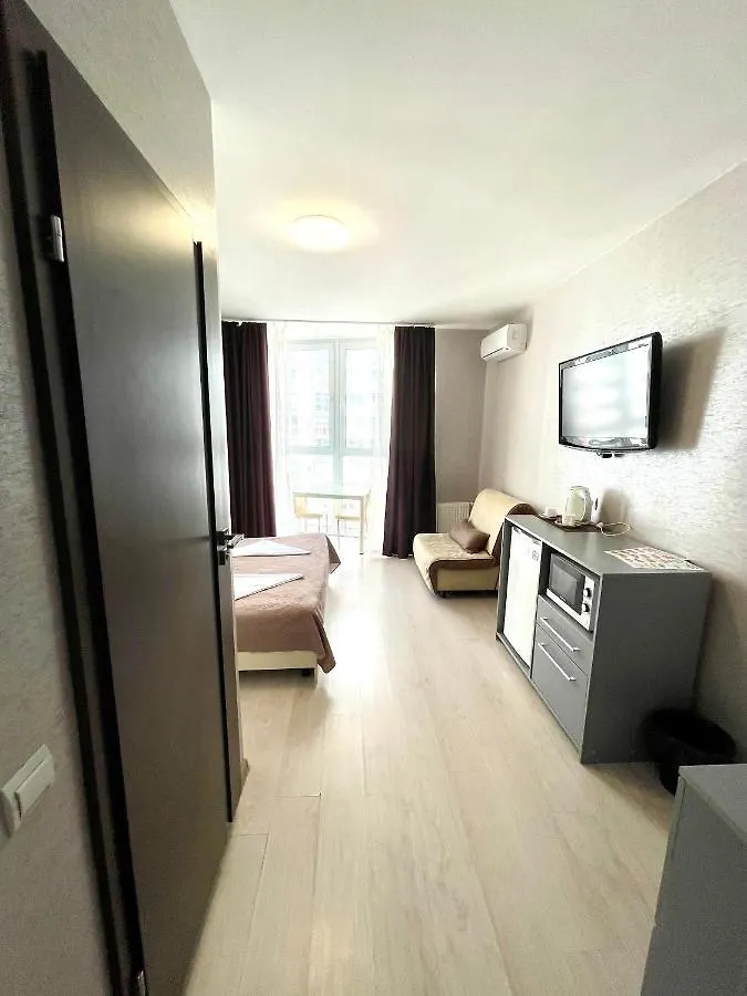 East Residence Kyiv 0*,